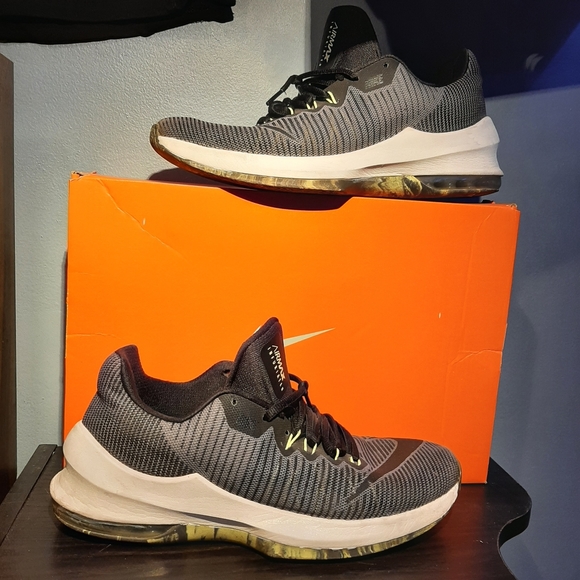airmax infuriate low 2, good condition - Picture 2 of 5